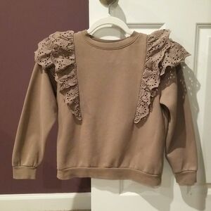 H&M tan sweatshirt for big girl, size 8-10 yrs;